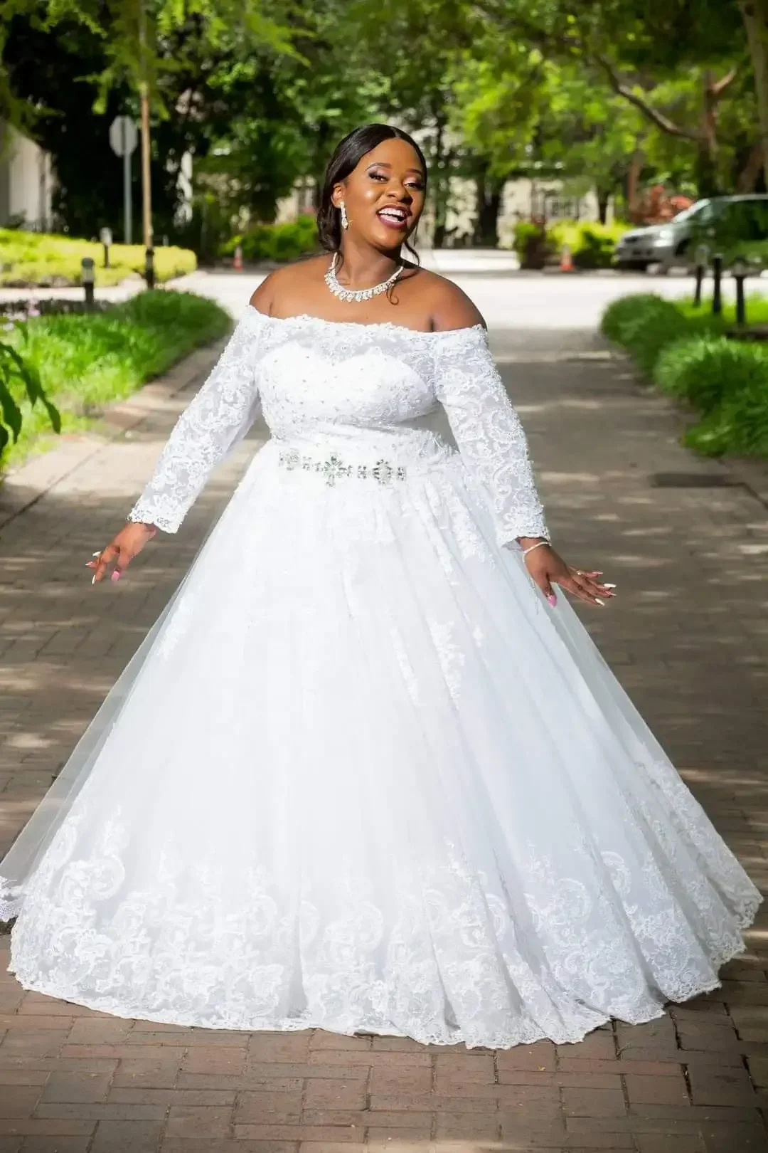Customized Plus Size China Vestido De Novia Lace Ball Gown Wedding Dress Long Sleeves Custom Made