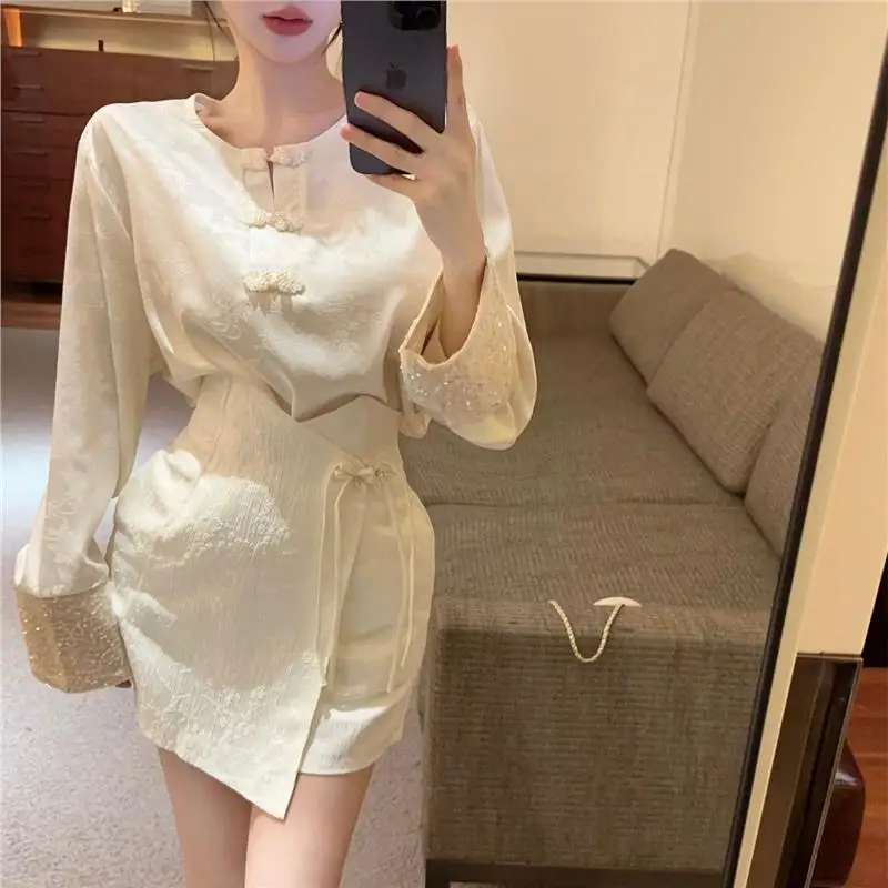 

New round Neck Embroidered Sleeve Crossed Tunic Top And Skirt Two-Piece Set Chinese Style Floral Pattern Half-length Skirt
