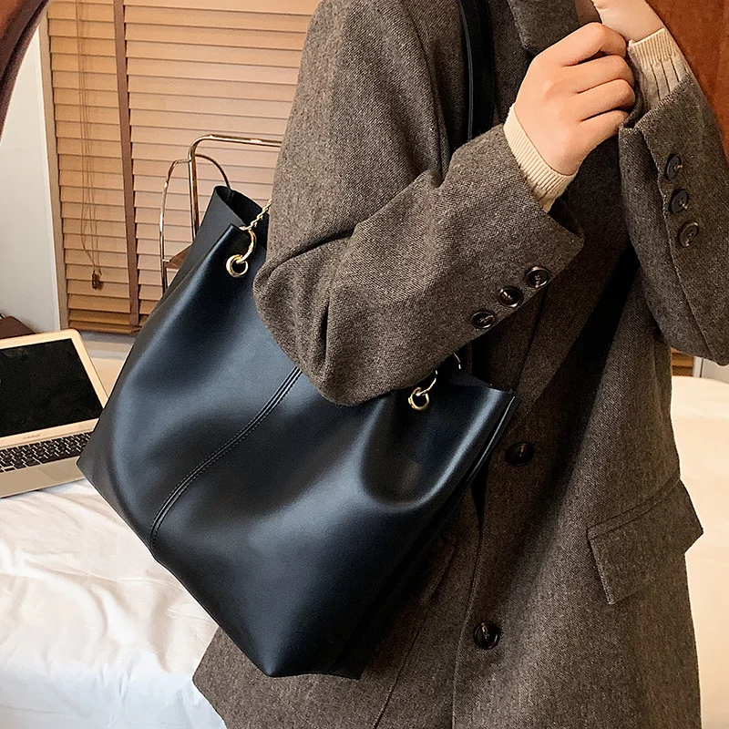 Women\'s Large Capacity All-Match Handbag 2022 New Fashion Autumn Winter Texture PU Chain Shoulder Bags Commuter Tote Bag