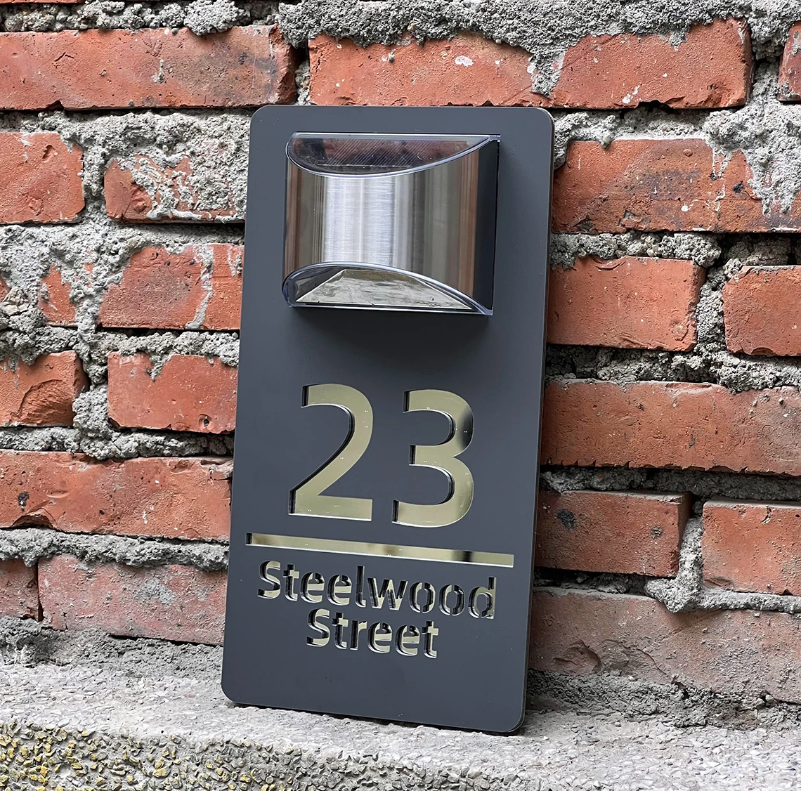 Indywidualne zewnętrzne numer domu podświetlany led solar dom modułowy gotowy Podświetlana diodami numer domu solarny LED numer na dom wycinana laserowo płyta akrylowa Adres zewnętrzny Nazwa rodzinna numer domu solarny