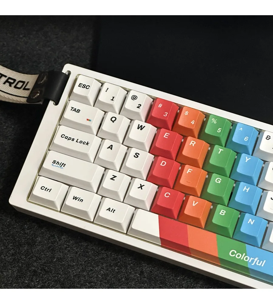 Original PBT adapter magnetic switch Tarantula Mai from ATK Little Bee painted keycaps is minimalist and personalized