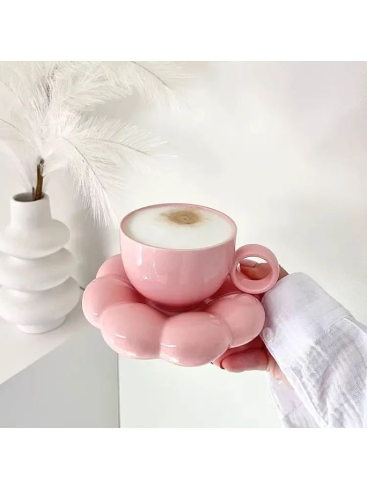 Ensemble de tasses à café de luxe rose, tasse à thé en porcelaine esthétique pour le thé et le petit déjeuner de l'après-midi, tasse à fleurs créative, ustensiles de café pour Bar à domicile