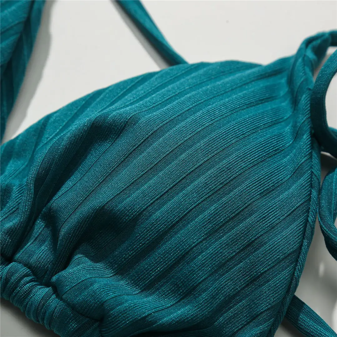 Neuer, verführerischer, gerippter Bikini mit Halterneck und String-Schnitt, Damen-Badeanzug, zweiteiliges Bikini-Set, gepolsterter Badeanzug, Badebekleidung, Modell V2971. – Detail 27