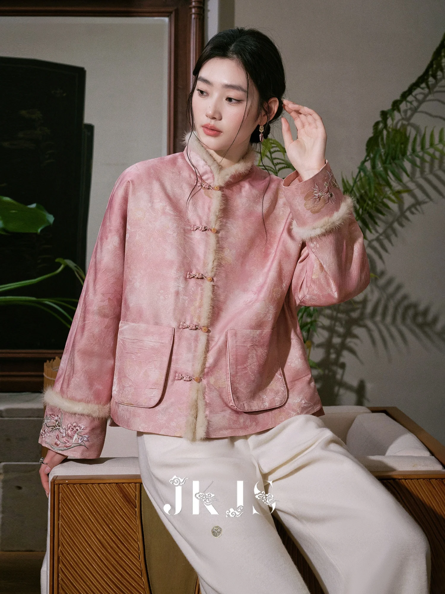 

Warm Thiened ort Cotton Jaet Woolen Embroidery Stand Collar Long Sve Winter New Chinese Sle Outerwear Women's Faion