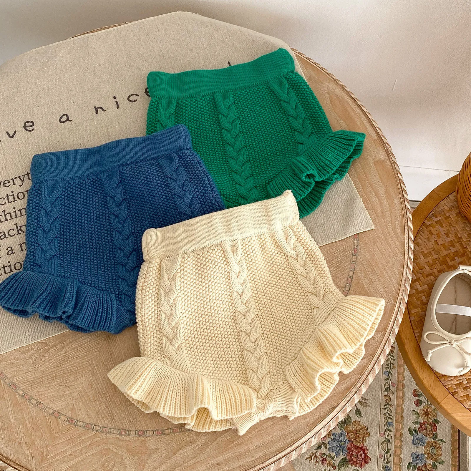 2026 Spring Summer Infant Knit Cable Bread Pants Ruffled Boys Girls Baby Yarn Shorts Big Diaper Pants