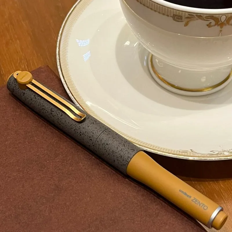 Japan Uni Uniball ZENTO Signature Model Brass Limited Edition Gel Pen 0.38/0.5/0.7mm Retracta Business Officeble Stationery Pens