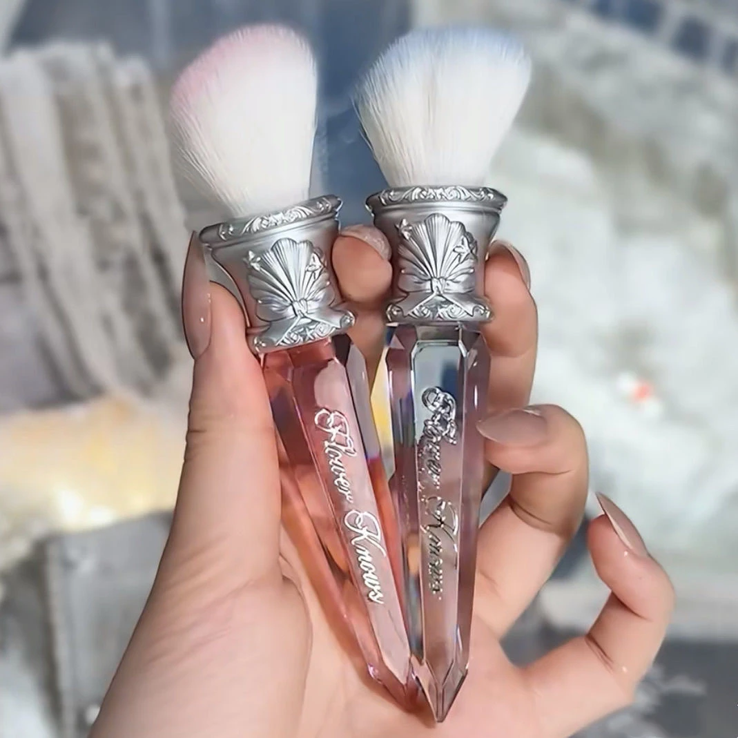 Flower Knows Brusher Moonlight Mermaid Blush Contour Brush Wool Loose Powder Highlighter Brushes Bunny Garden Brush