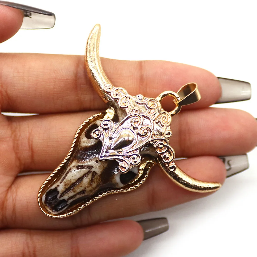 Animal Shape Resin Pendants Multicolor Bull Head Shape Golden Hanging Ring Charms Jewelry Accessory 1 Pc DIY Vintage Necklace