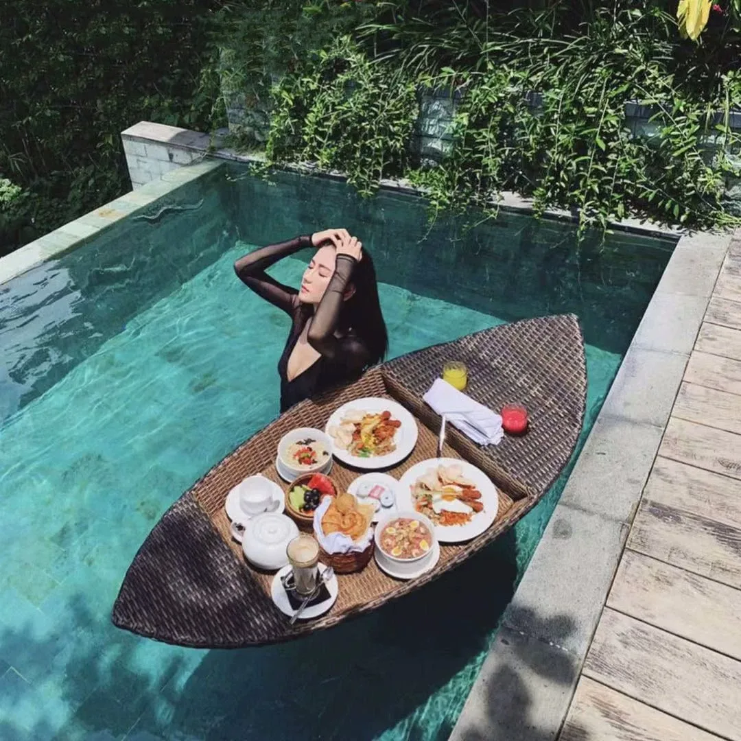 Internet celebrity afternoon tea rattan basket Bali floating breakfast tray B&B hotel villa pool floating tray