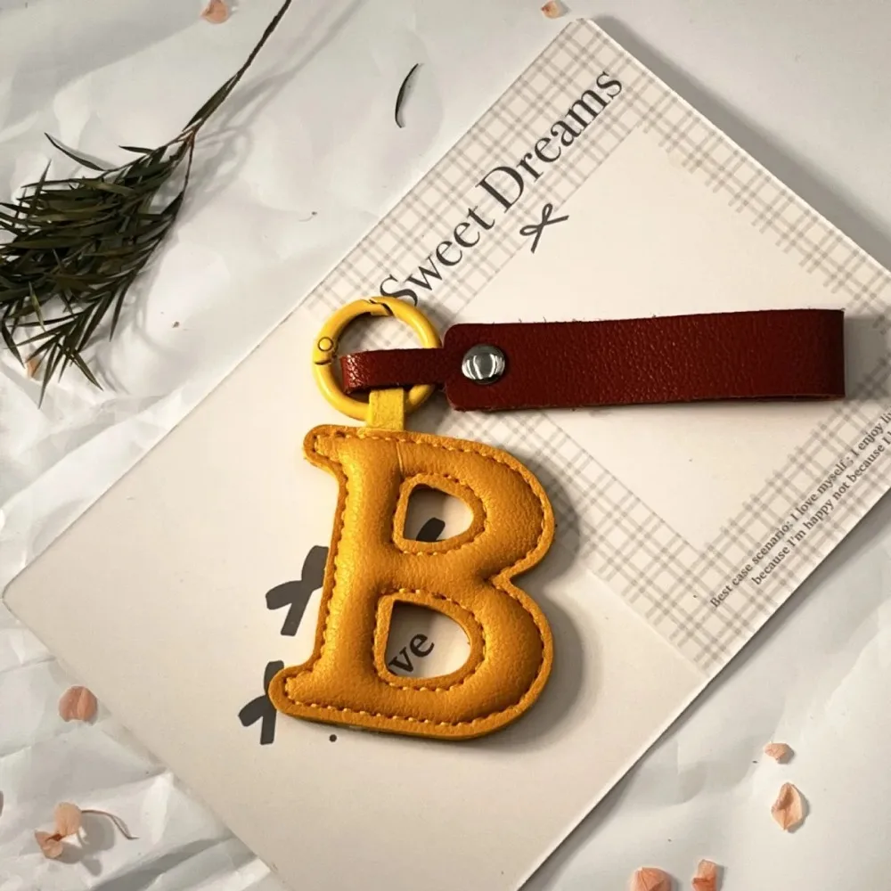 Modischer Kreativer 26 Englischer Buchstaben Leder-Schlüsselanhänger mit Cartoon-Anhänger für Tasche, Handy, Schlüsselring, Dekoration, Accessoire, Geschenk – Detail 6