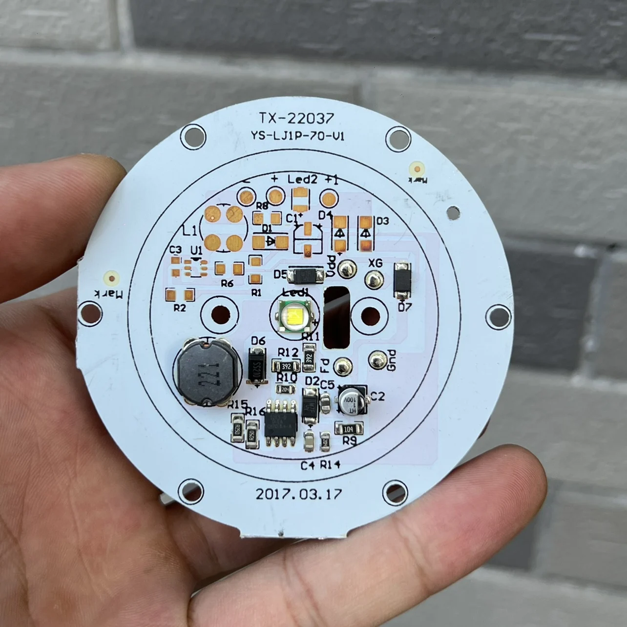 T6 Light Board Built-In Constant Current Drive White Light Current Limit 8.5W Strong Light Flashlight Wide Voltage 12-36V