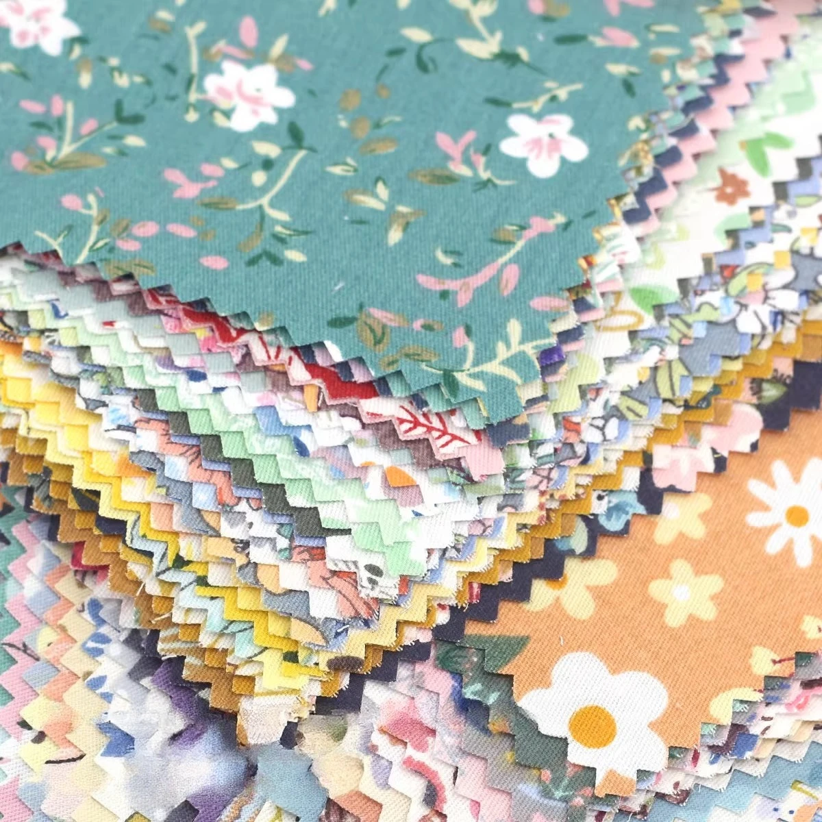50pcs Colors 10*10cm Small Random Fabric Handmade DIY Doll Clothes Bag Modification Patchwork Sewing Cloth