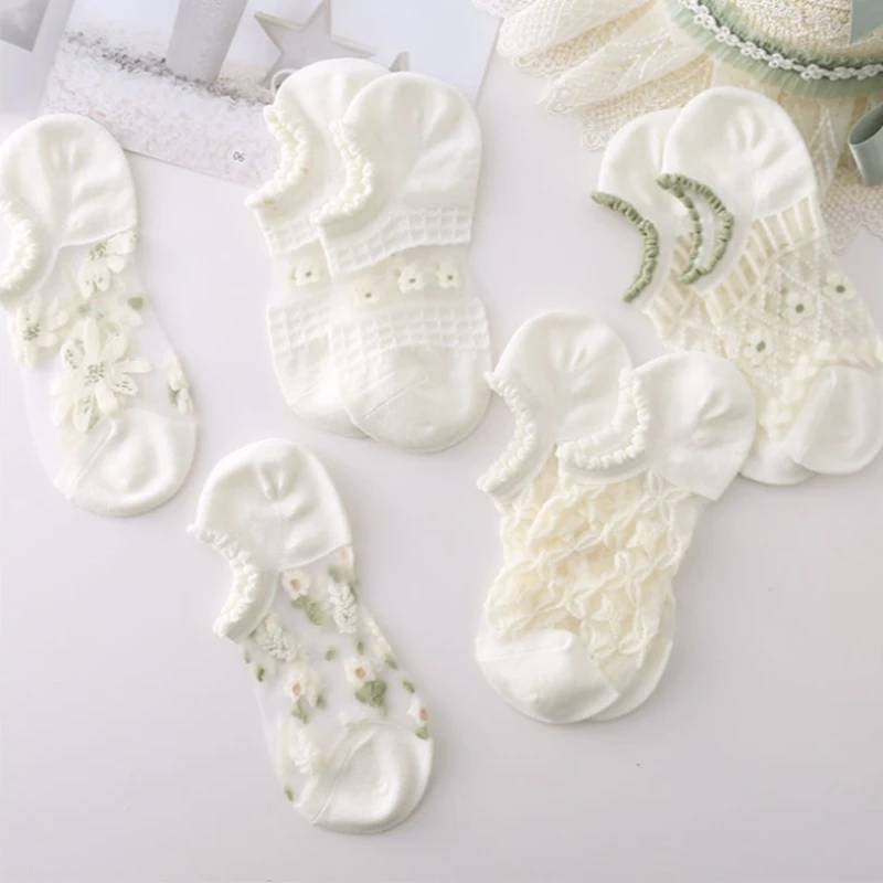 8 أزواج من الجوارب غير المرئية المصنوعة من الحرير الجليدي على شكل زهرة دانتيل فائقة الجنية جوارب صيفية رقيقة بفم ضحل قابلة للتنفس سلسلة خضراء جوارب نسائية على شكل قارب