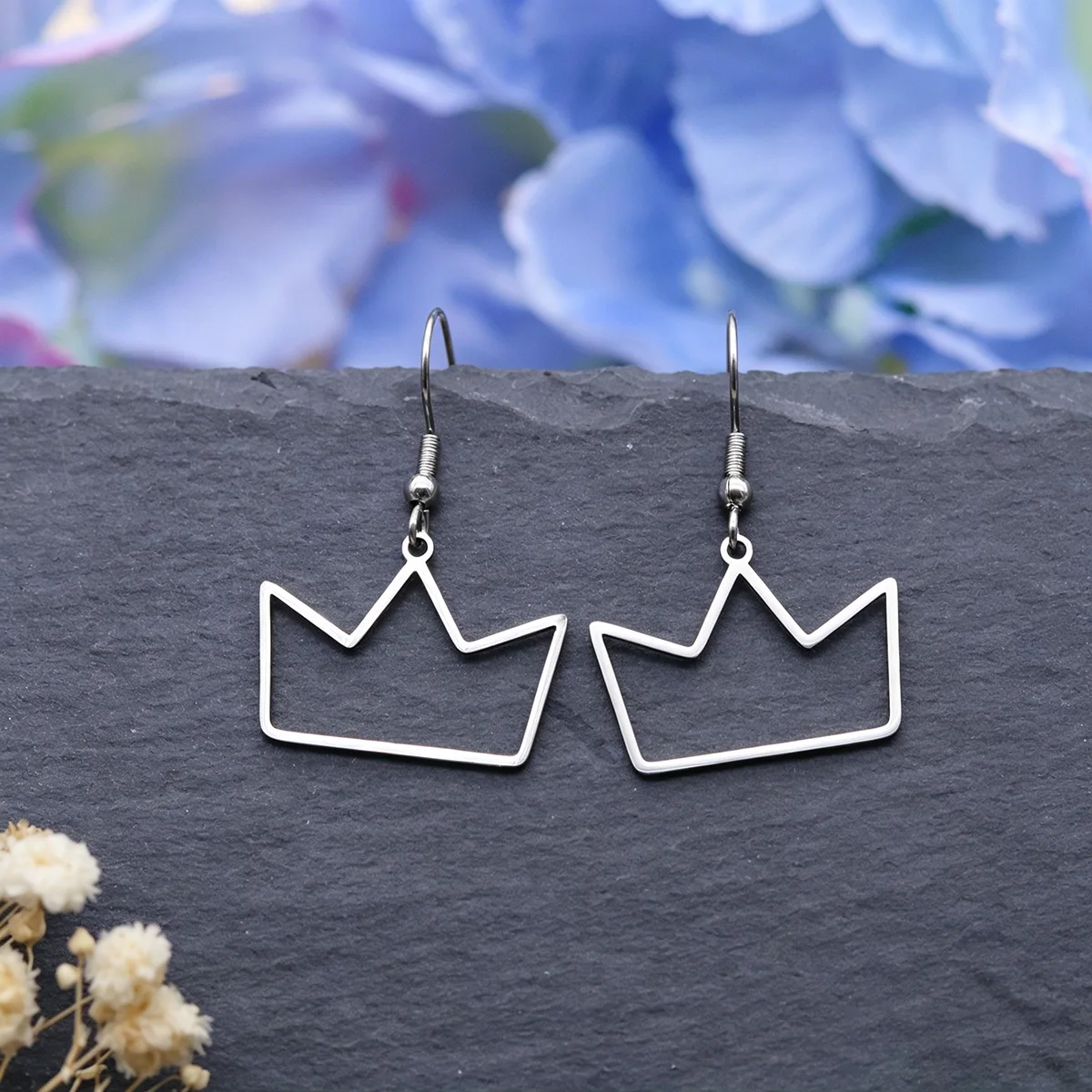Chandler Stainless Steel Hollow Crown Earrings for Ladies Elegant Minimalist Dangle Earrings Jewelry Gift