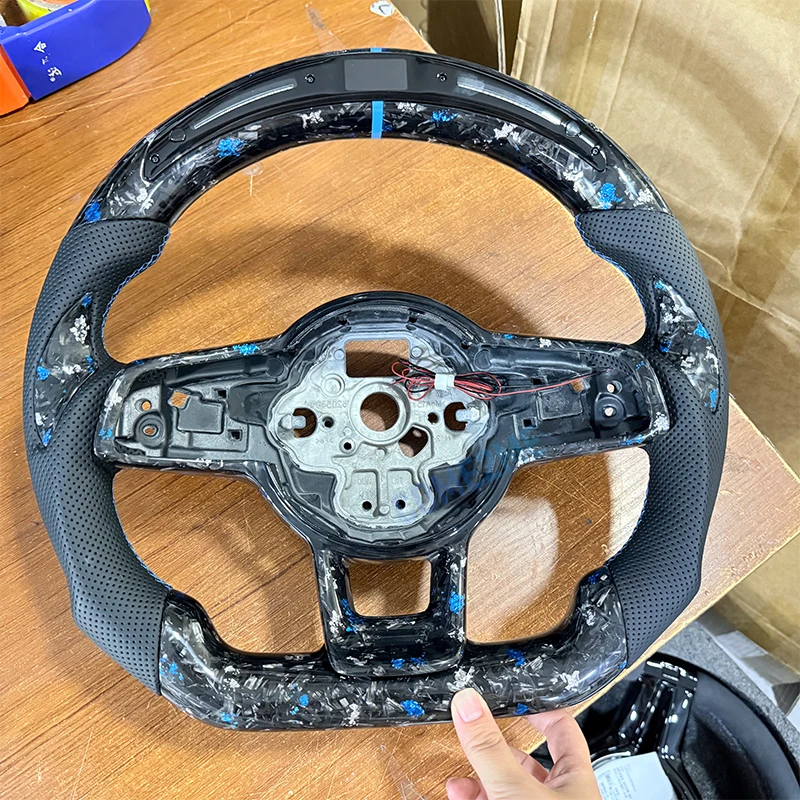 Suitable for Volkswagen Golf 7 7.5 GTI MK7, customized LED processing version silver blue forged carbon fiber steering wheel, cu