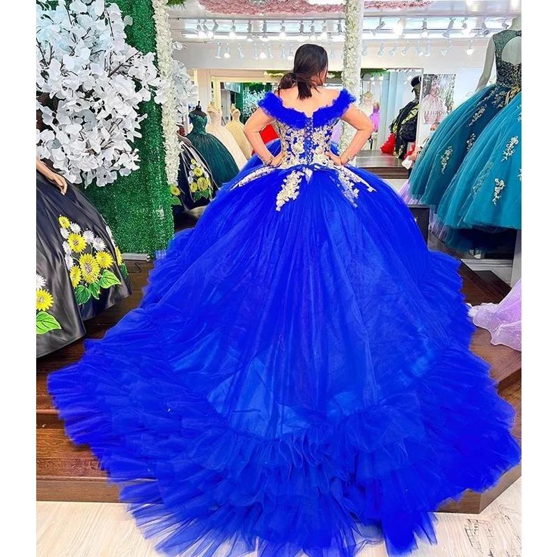 فساتين Quinceanera مخصصة باللون الأزرق الملكي قبالة الكتف مزينة بالدانتيل الذهبي 15 سنة رداء حفلات Vestidos De 15 Anos YQD233