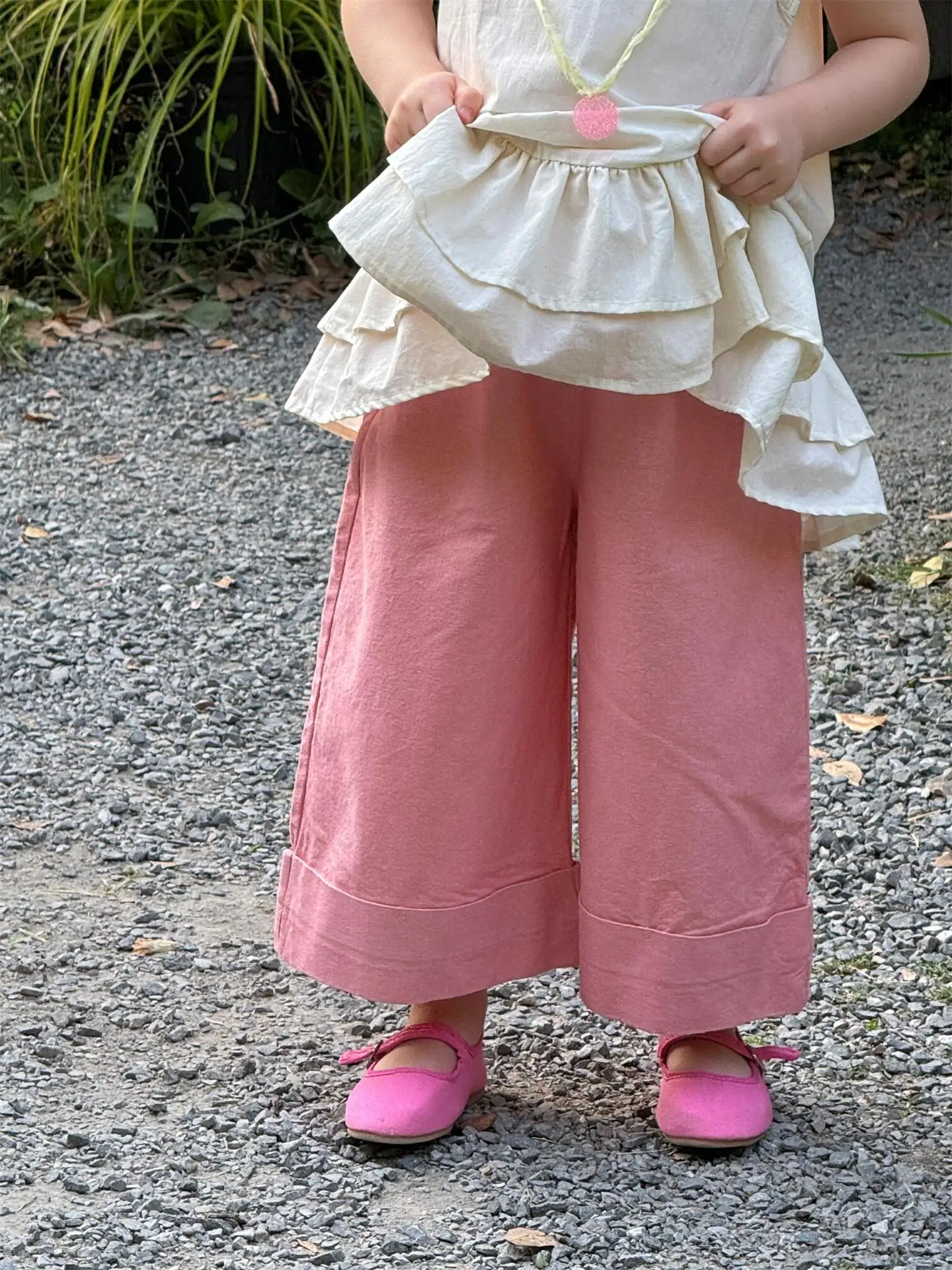 ملابس أطفال صيف 2025 سراويل بناتي جديدة بألوان زاهية سراويل قصيرة برية من Rummag