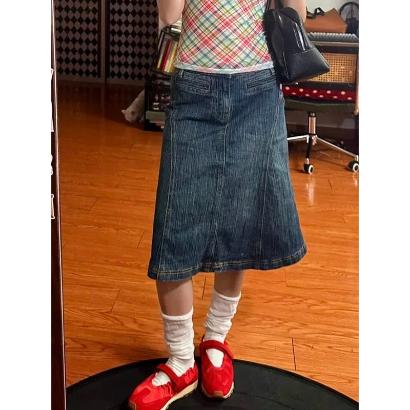 

2026 Autumn High Waist Denim Skirt Women Vintage Washed Distressed Slit A-Line Hip Concealing Midi Skirt Fashion Streetwear