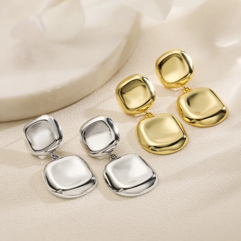 

Fashion Simple Copper Gold-Plated Smooth Geometric Earrings for Women Niche Light Luxury High-End Ear Jewelry