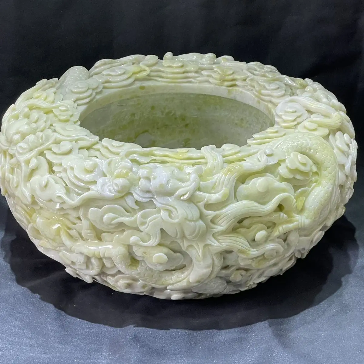 Natural jade pure hand-carved fish tank home creative decoration living room garden ornament
