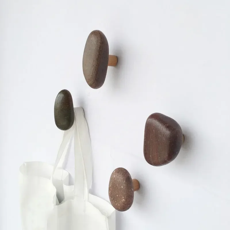 Colgador de ropa de madera maciza Pebble con gancho, perchero de pared para abrigos y sombreros, soporte vintage para llaves, colgador multiusos decorativo para puerta y baño, sin perforaciones