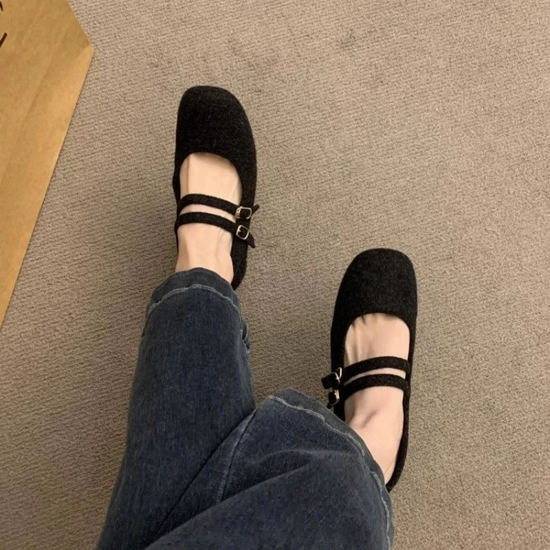 أحذية ماري جين مريحة للسيدات بمقدمة مربعة دافئة أحذية نسائية مسطحة بحزام مزدوج مع إبزيم مريح سهل الارتداء ونعل ناعم