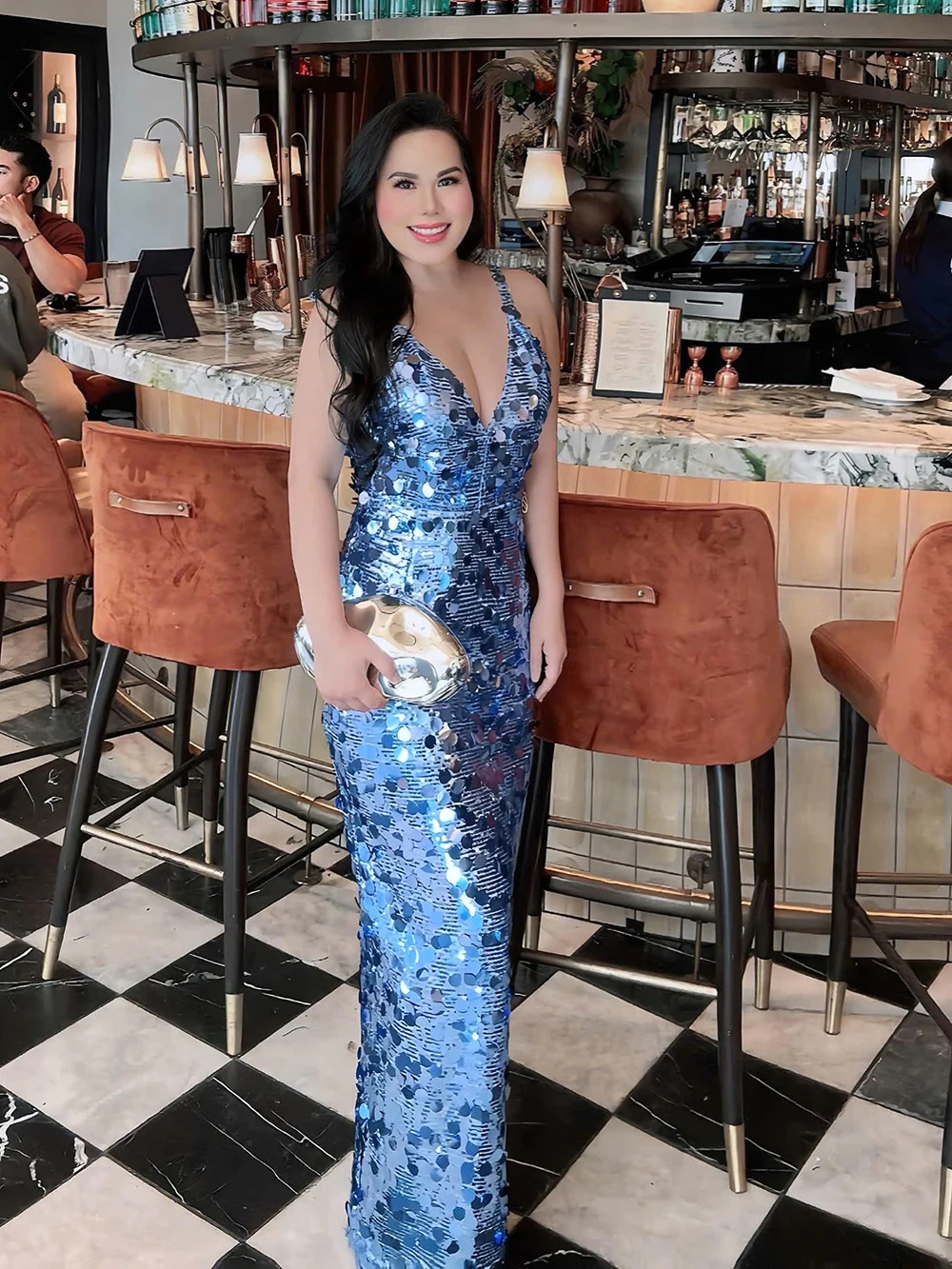 الأوروبية والأمريكية الجديدة الترتر الأزرق الخرزة الخامس الرقبة الحمالة فستان مثير فستان حفلة مأدبة العباءات #2