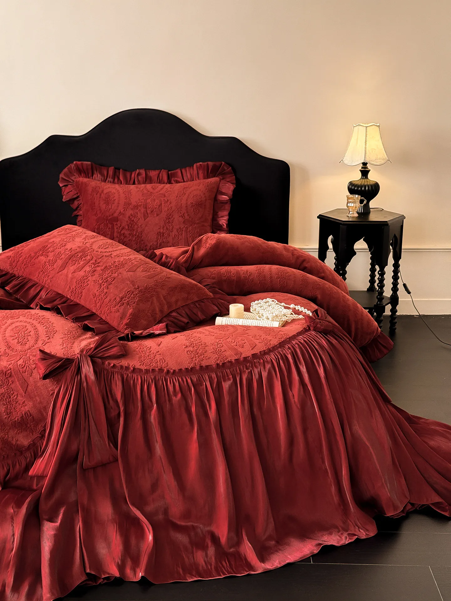 French Festive Red Milk Velvet 4-Piece Bedding Set, Winter Warm Coral Fleece Bed Sheet Duvet Cover,High-end Wedding Bedding