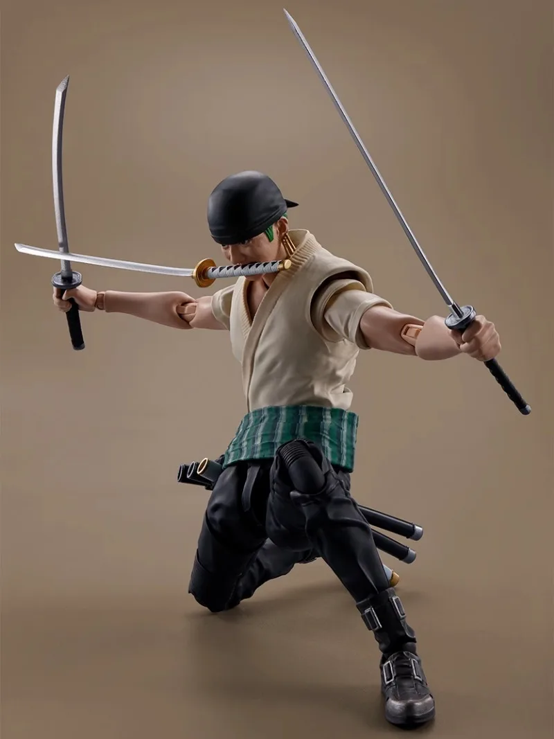 BANDAI Original S.H. Figuards ONE PIECE Roronoa Zoro & rufy NETFLIX Anime Action Figure giunti attivi modello giocattoli da collezione