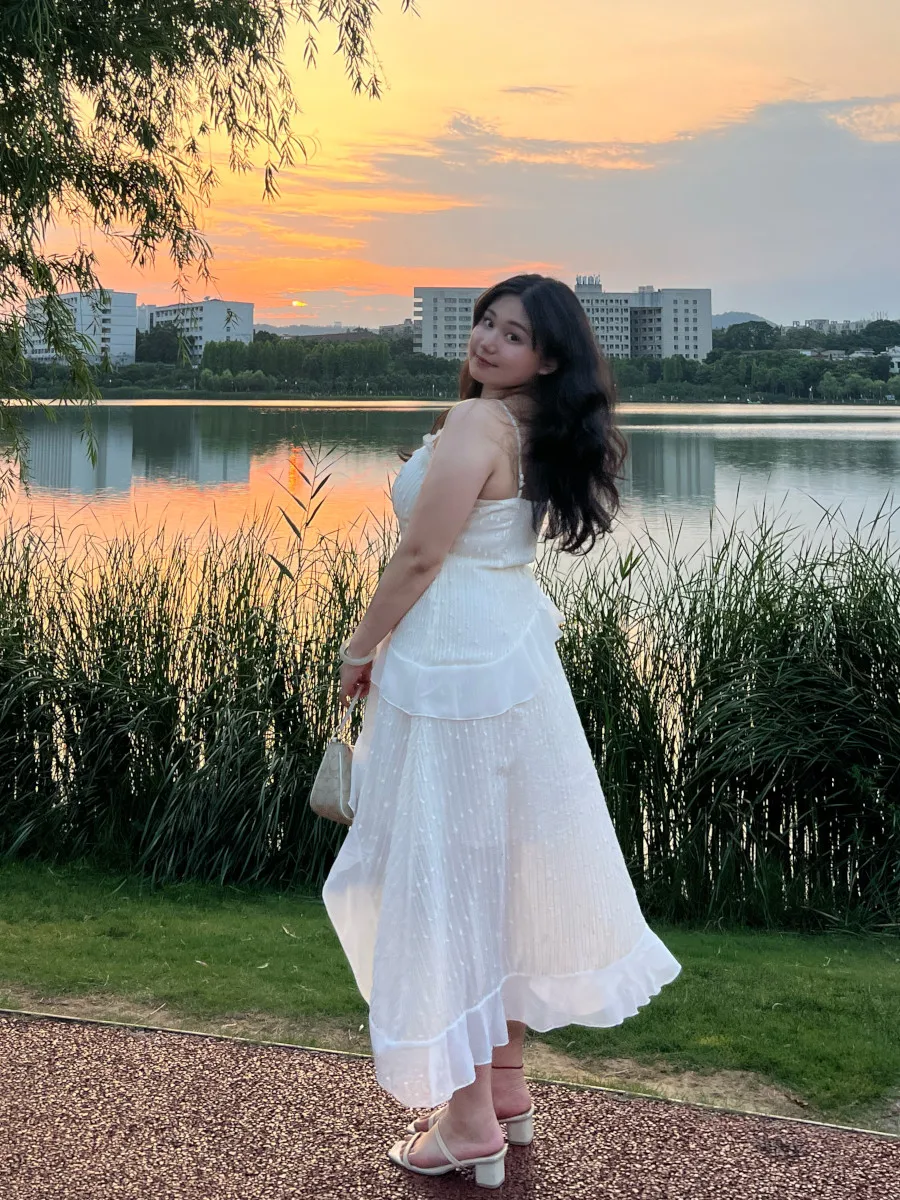 Gaun Suspender Peri Ruffle Manis Tidak Beraturan Ukuran Besar L-4XL Gaun Panjang Santai Elegan Liburan Mode Leher-v Anak Perempuan Musim Panas