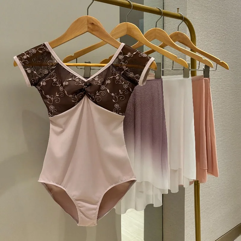 Eleganter Blumen-Bestickter Ballett-Trikotanzug für Damen Kurzarm Mesh Gymnastik-Bodysuit für Ballett-Training Yoga Tanzkleidung