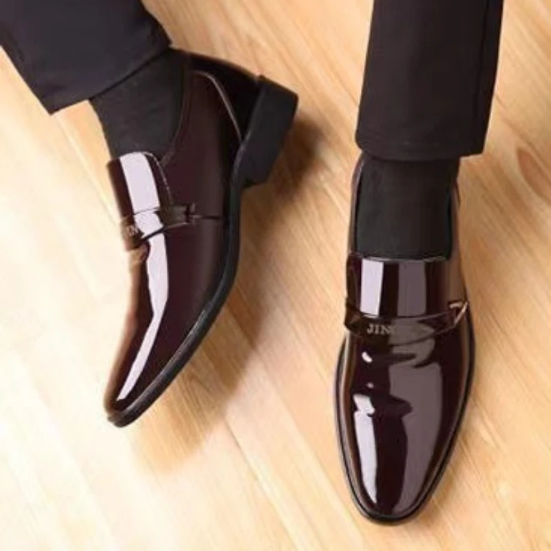 Luxus Herren Lederschuhe spitzen Männer formelle Schuhe Slip on Kleid Oxford Classic Business Gentleman Schuh elegante Hochzeits schuh Mann