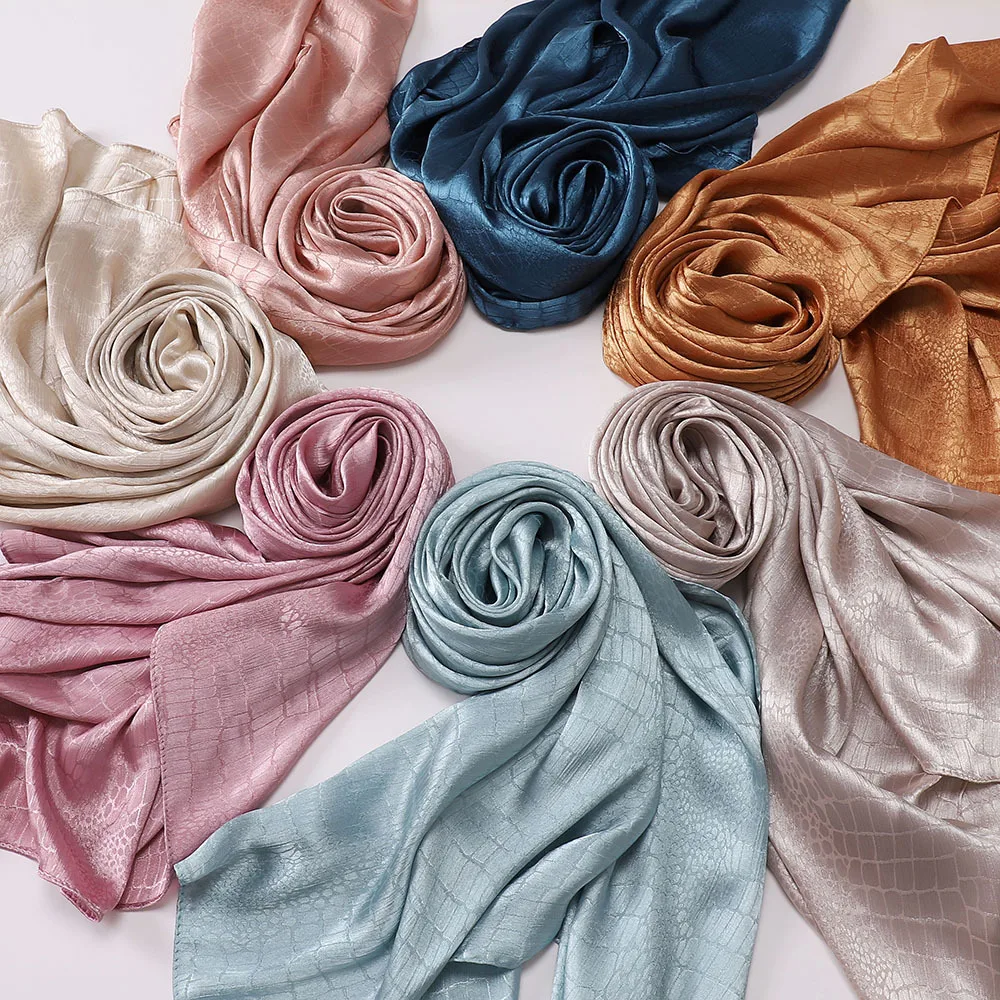 

Stylish Luxury Wholesale High Quality Ethnic Ladies Headscarf Veil Women Scarves Shawls Satin Silk Scarf Muslim Hijab