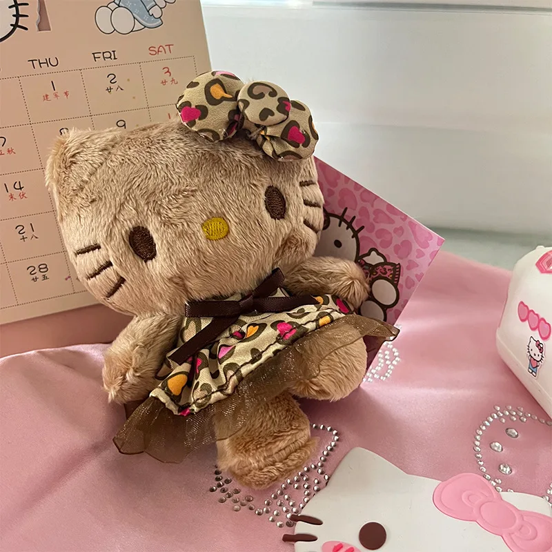 Sanrio Hello Kitty falda con estampado de leopardo Sanrio muñeco de peluche niñas bolso adornos Anime llavero de felpa chica novia regalos de cumpleaños