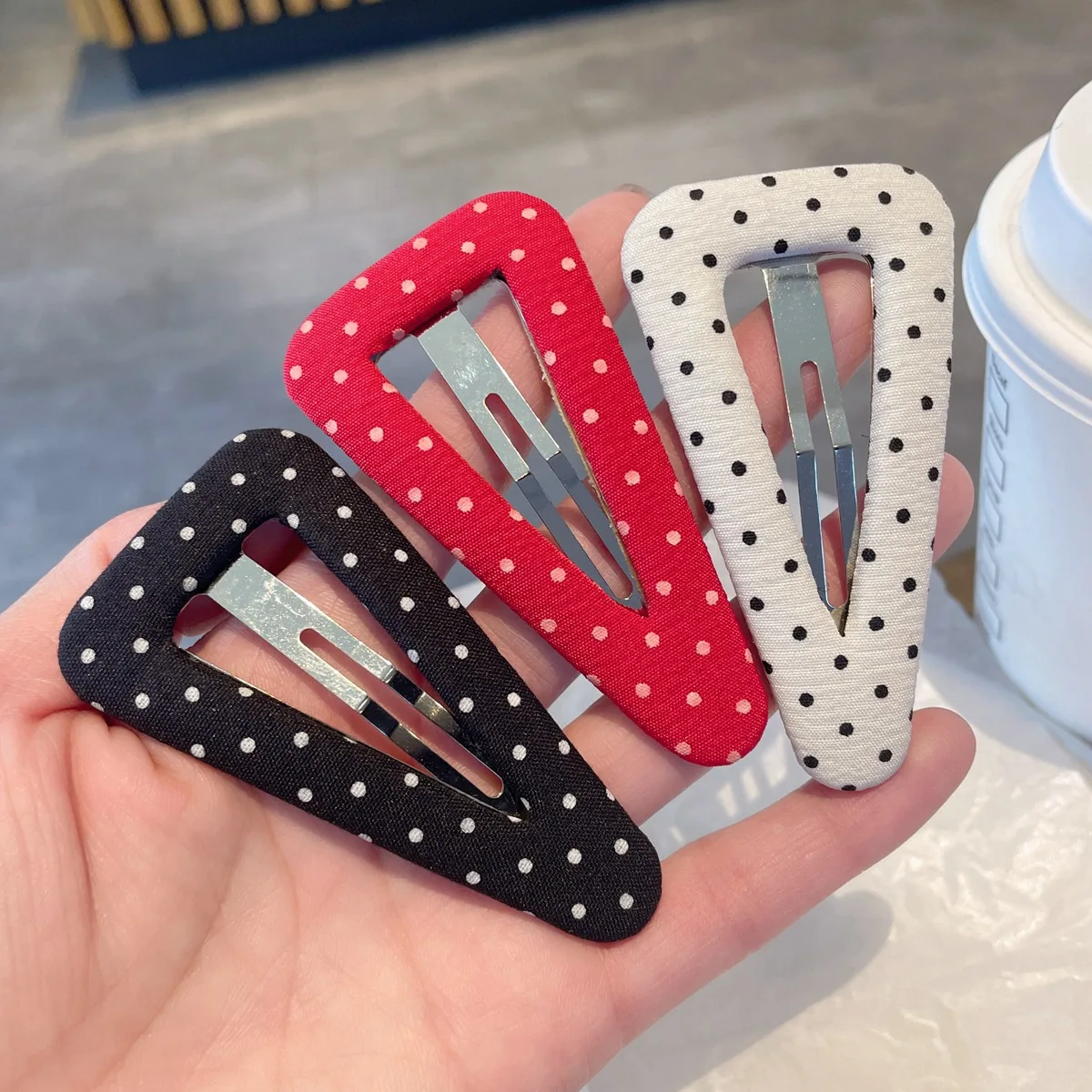 Sweet Polka Dot Triangle BB Hair Clips Fabric Wrapped Hollow Snap Barrettes Daily Women Hair Accessories