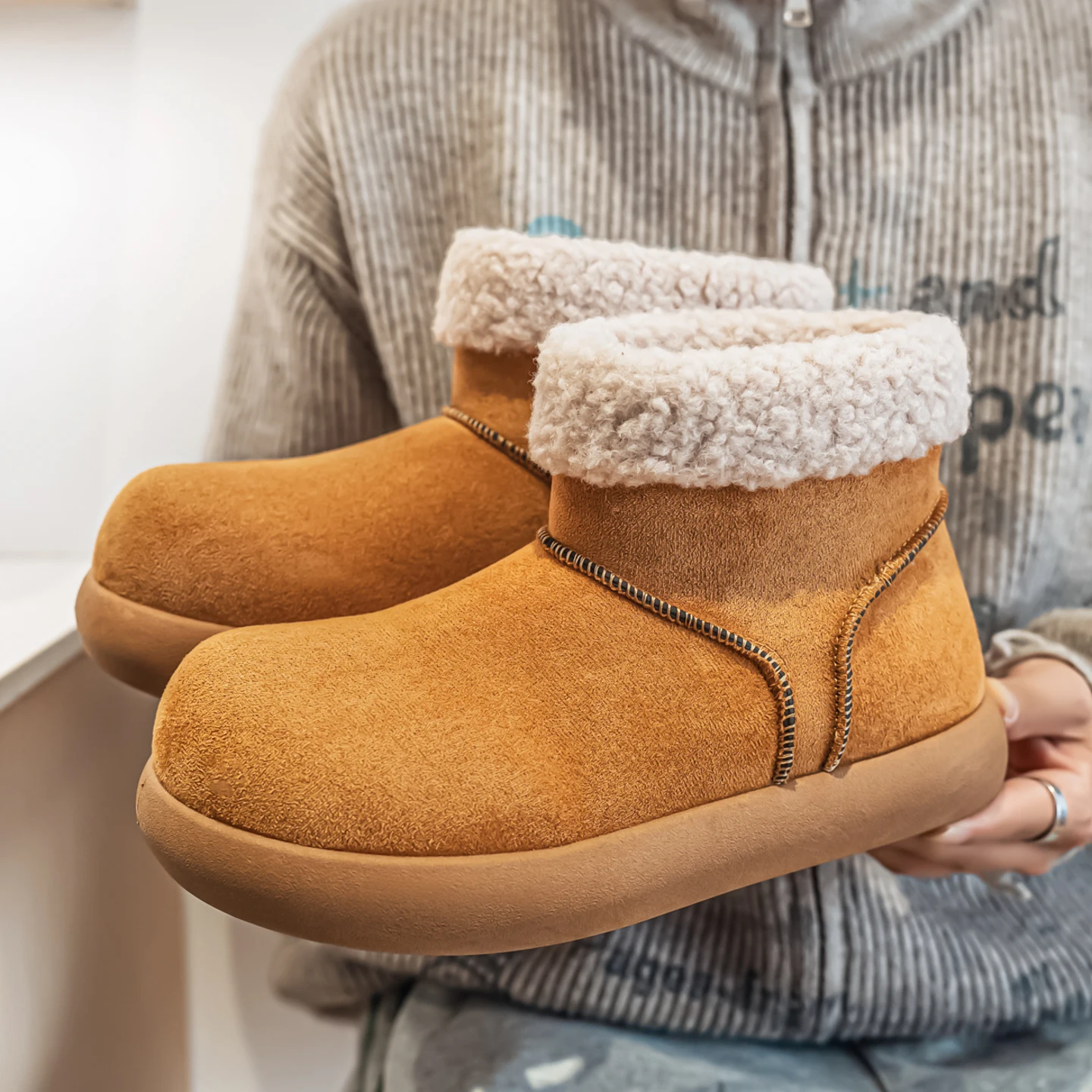 

Men's Winter Snow Boots - Fleece Lined Thickened Puffer Cotton Shoes Non-Slip Wear-Resistant Outdoor Warm Ankle Boots