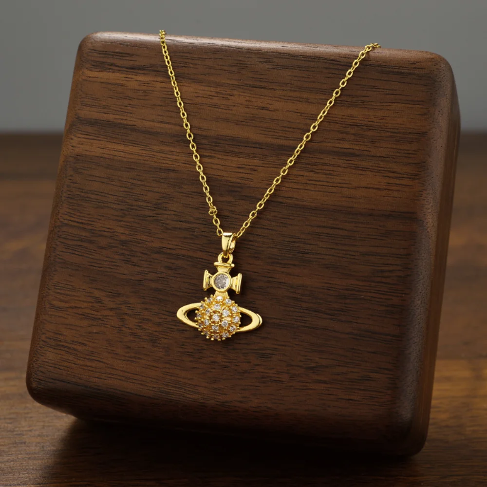 The new versatile high-end drop shape pendant necklace women's light luxury niche accessories factory direct sales