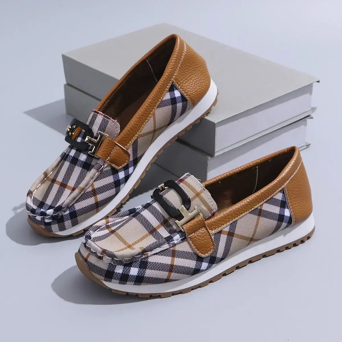 

2025 New Fashion Summer Women Casual Shoes Plus Size Sneakers for Women Platform Sport Shoes Female Lace Up Tennis Shoes Size