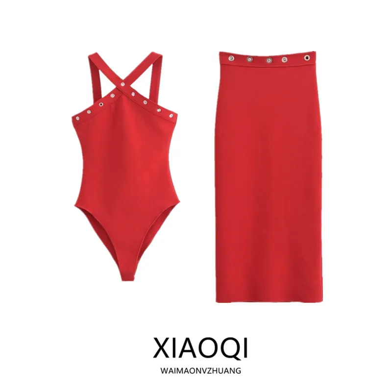 

Весенний женский модный костюм с металлическими акцентами и эластичным вырезом, с открытыми плечами, для возраста 25-35 лет, сезонная коллекция 2025 года