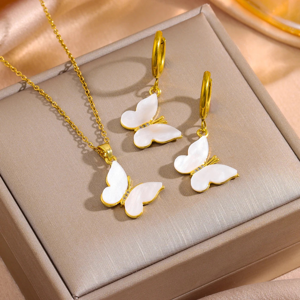 Elegante weiße Schmetterlings-Halskette und Ohrringe für Damen, modisches, sexy Edelstahl-Schmuckset, 18K vergoldete Halskette für Frauen.