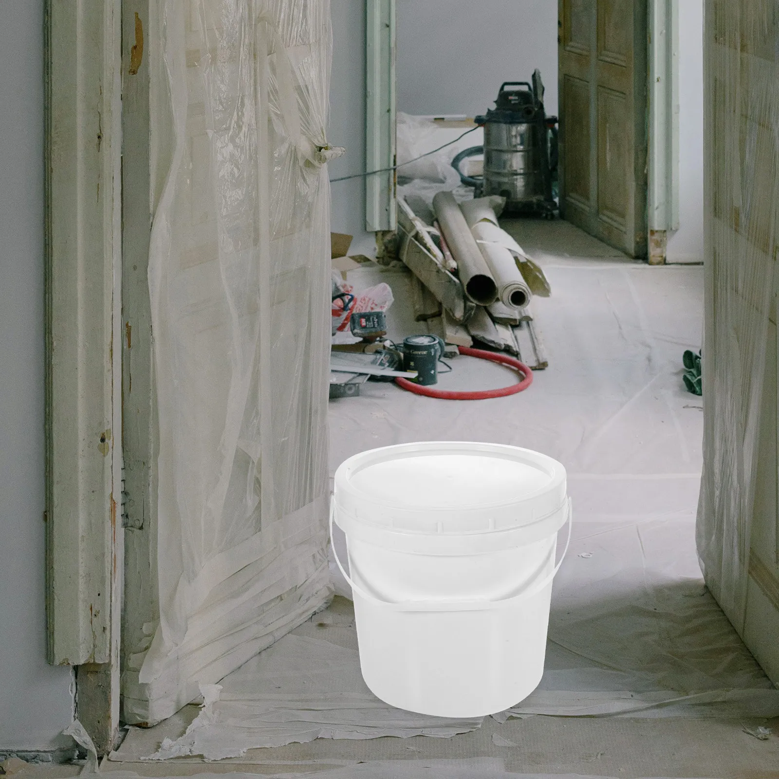White ABS 9L Round Paint Bucket with Lid Food Grade Material Sturdy Iron Handle for Pigment Mixing Oil Water Wine Storage