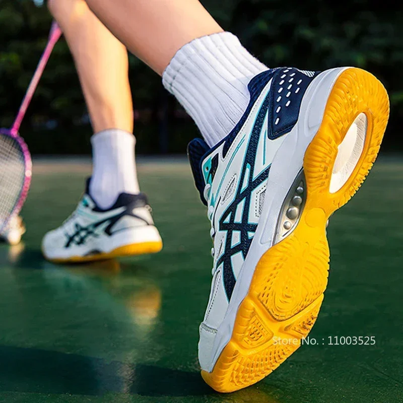 Ultra-light Badminton Shoes Men Women Anti-slippery Table Tennis Sneakers Unisex Cushioning Volleyball Shoes Outdoor Footwear