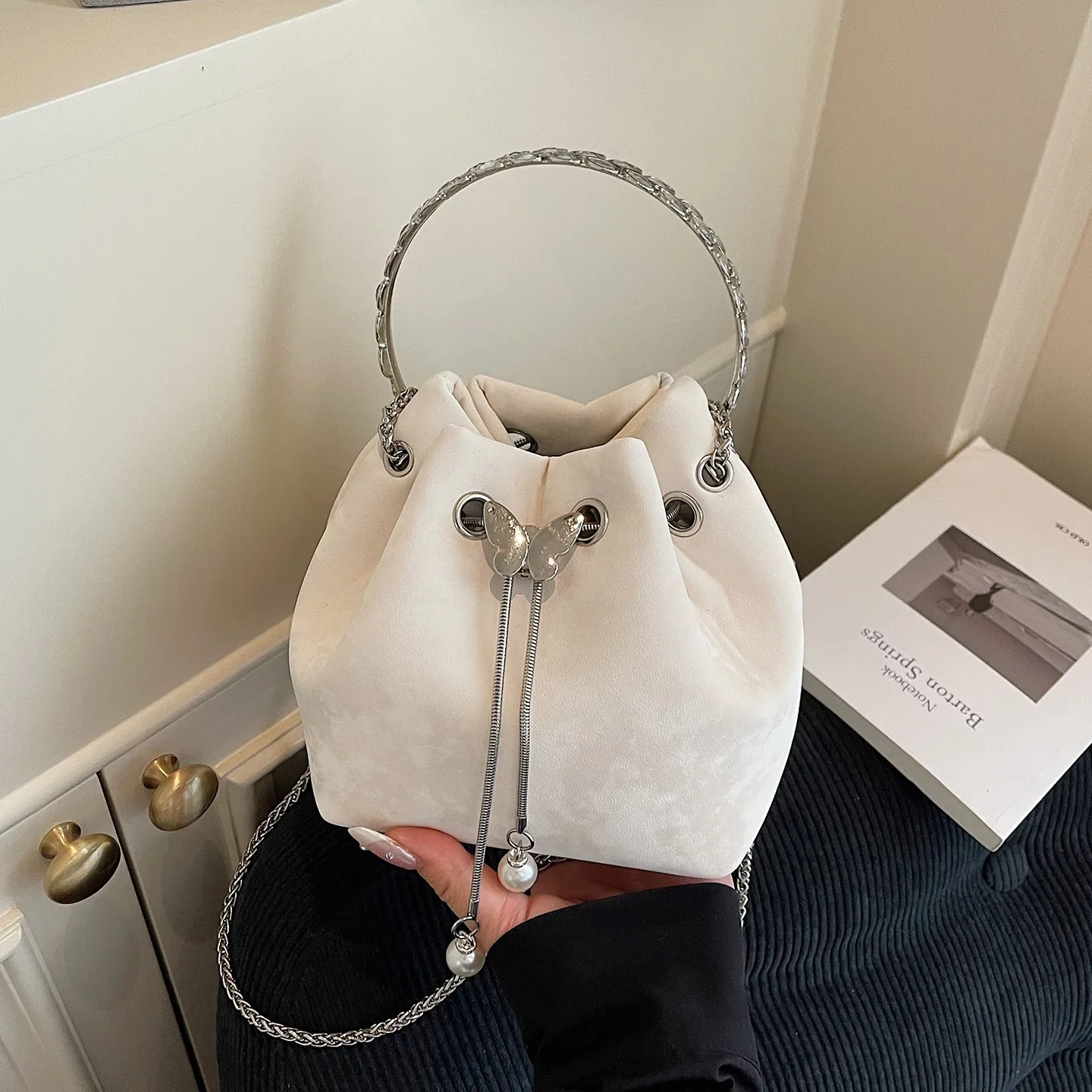 

Exquisite Chain Drawstring Handbag Women's Evening Clutch French Elegant Mini Crossbody Bucket Bags Ladies Party Handbags