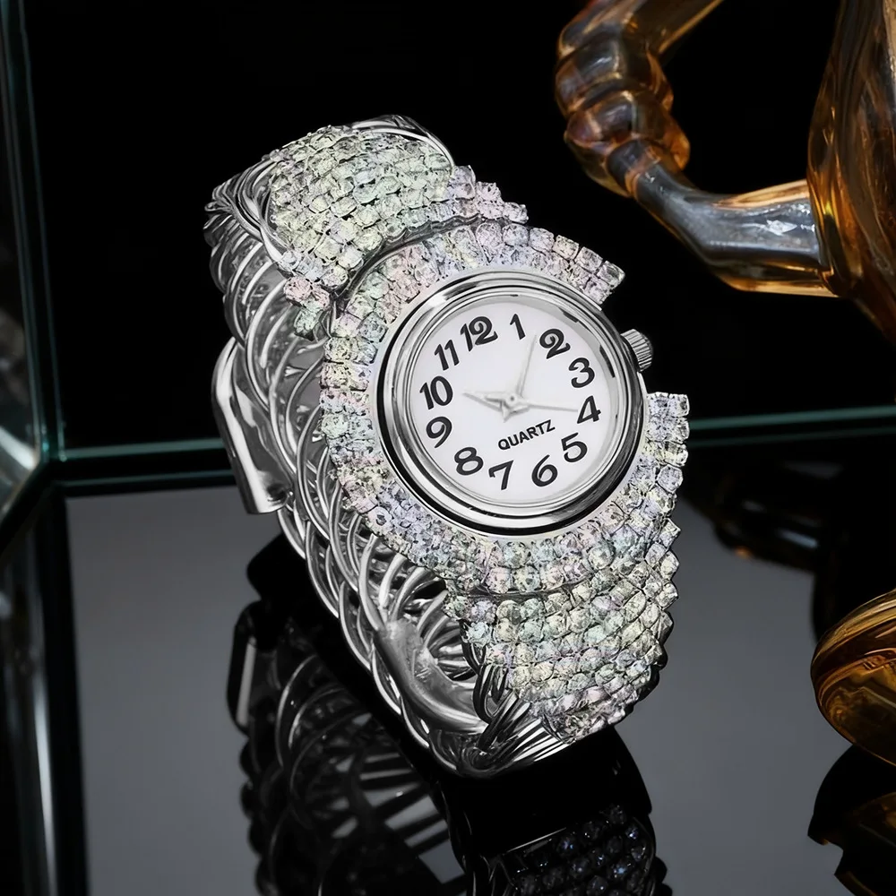 New Full Diamond Quartz Watch Gypsy Star Fashion Light Luxury Temperament Diamond-encrusted Women's Watch Bracelet Watch
