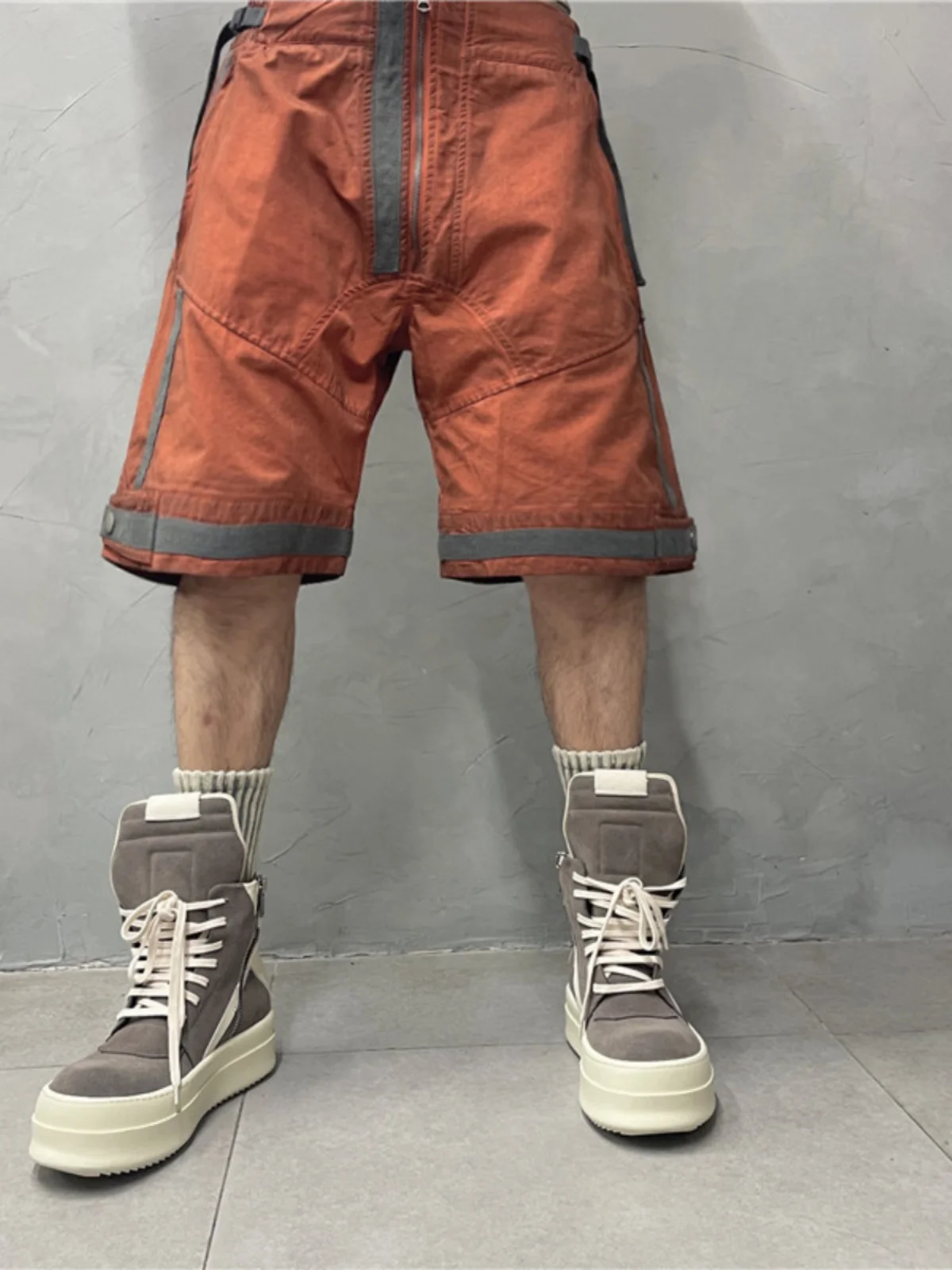 High Quality Wasteland Style Wear Distressed Stitching Loose Cargo Shorts Retro Trendy Fashion Men Personalized Casual Pants