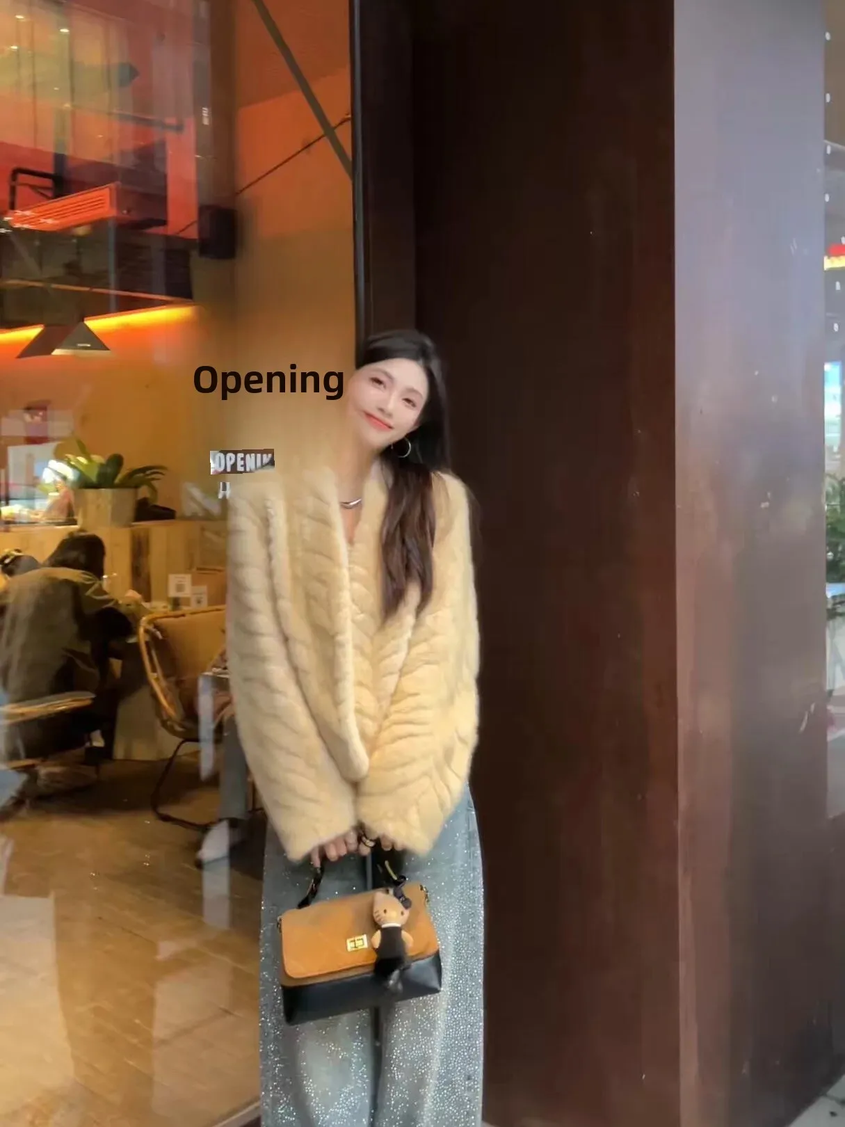 

Gold Leaf Mink Thickened Short Jacket Women's Fashionable Eco-friendly Lamb Fur Coat Winter Outerwear V-neck Long Sleeve Coat