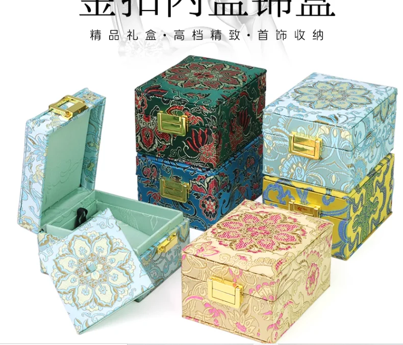 

Vintage Chinese style Pendant Necklace Gift Boxes , High End Silk Brocade Jewelry Storage Box Packaging Cases