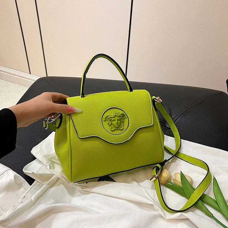 2025 럭셔리 고급 가죽 메신저 백 크로스바디 백 여성용 빈티지 스타일 대용량 솔리드 컬러