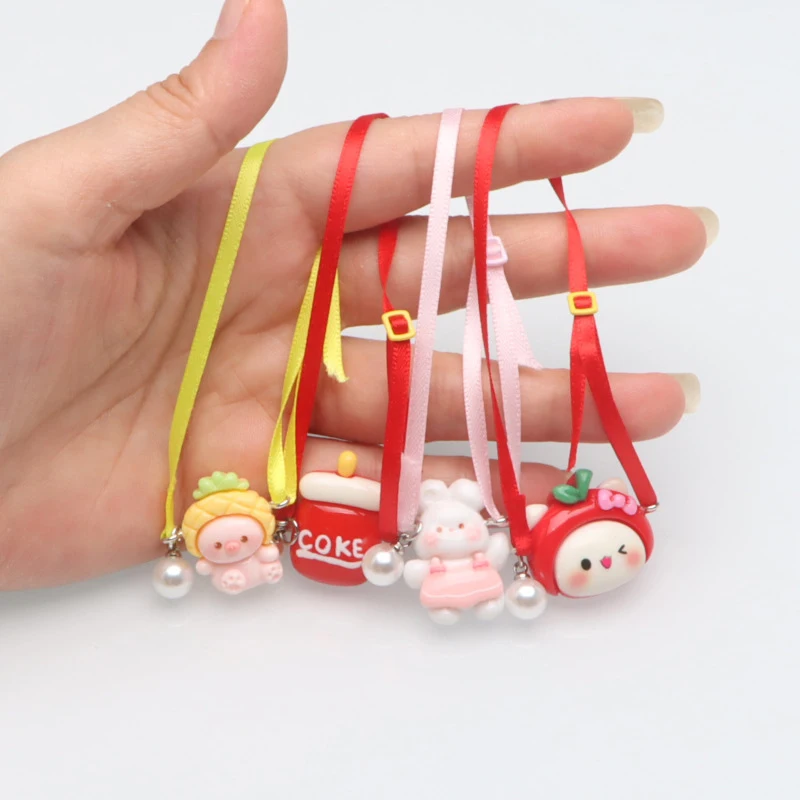 ドールハウス人形アクセサリーかわいいミニクロスボディバッグミニモデル人形アクセサリー服ペンダントに合わせるのに最適