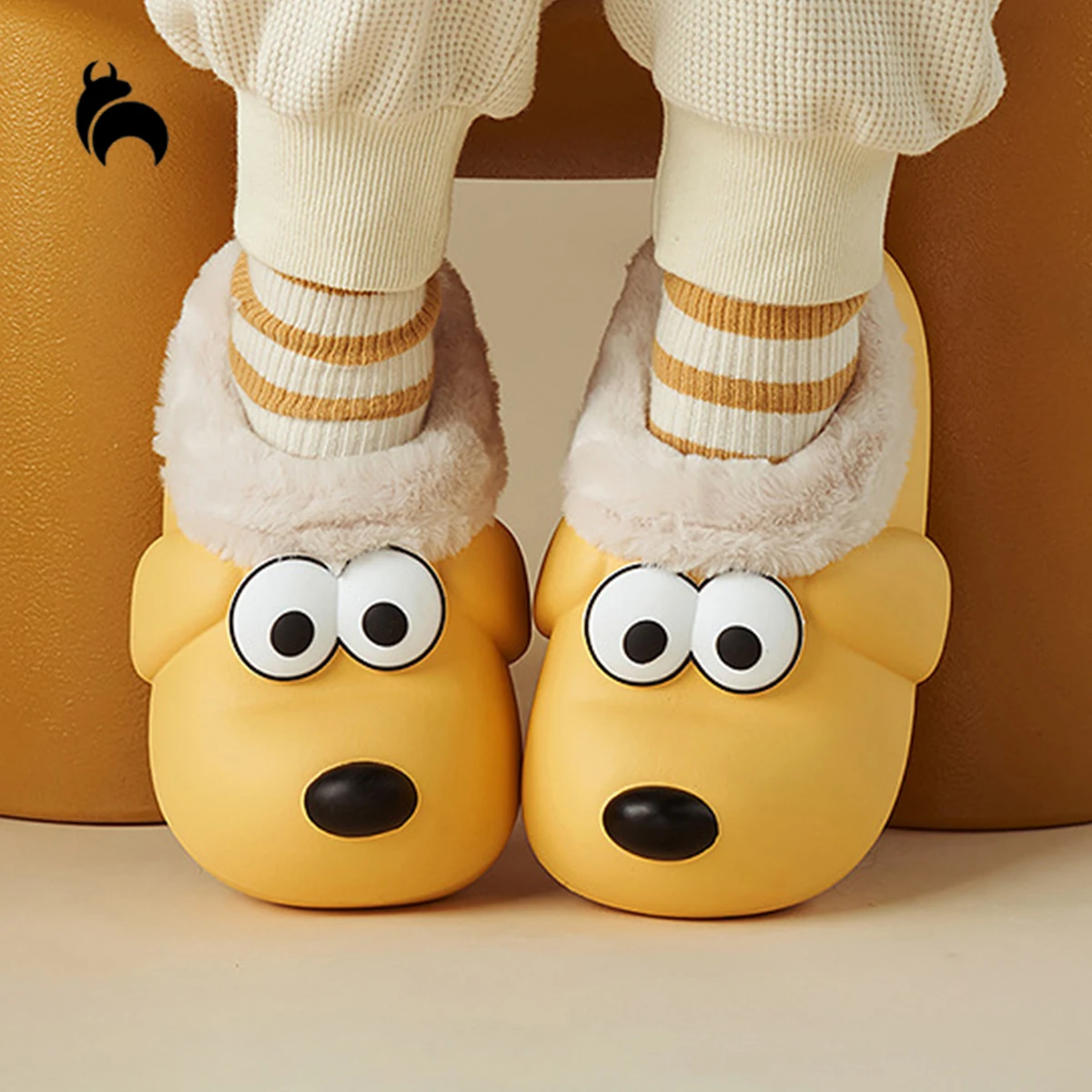 

Mo Dou Winter Autumn Plush Slippers for Children Waterpfoof Vamp Indoor Slippers for Women Cute Dog Shape Slippers for Men